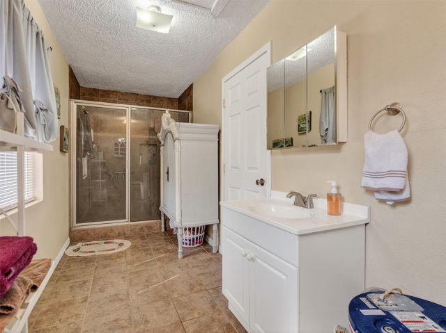 1348 Gifford Road, Angleton, TX 77515
