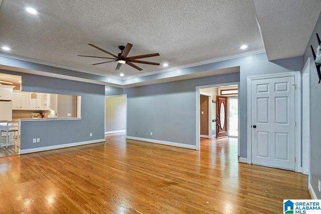 204 HICKORY HILL CIRCLE, Oneonta, AL 35121