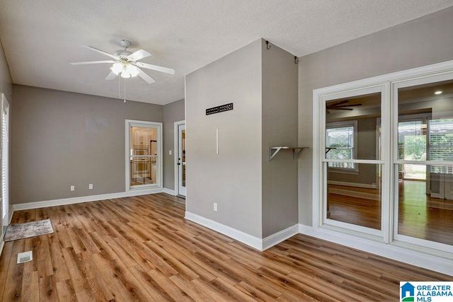 204 HICKORY HILL CIRCLE, Oneonta, AL 35121