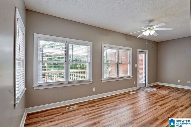 204 HICKORY HILL CIRCLE, Oneonta, AL 35121