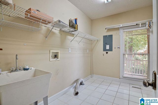 204 HICKORY HILL CIRCLE, Oneonta, AL 35121