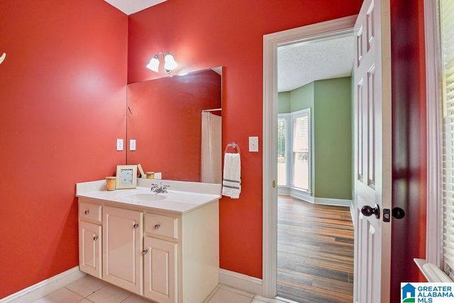 204 HICKORY HILL CIRCLE, Oneonta, AL 35121