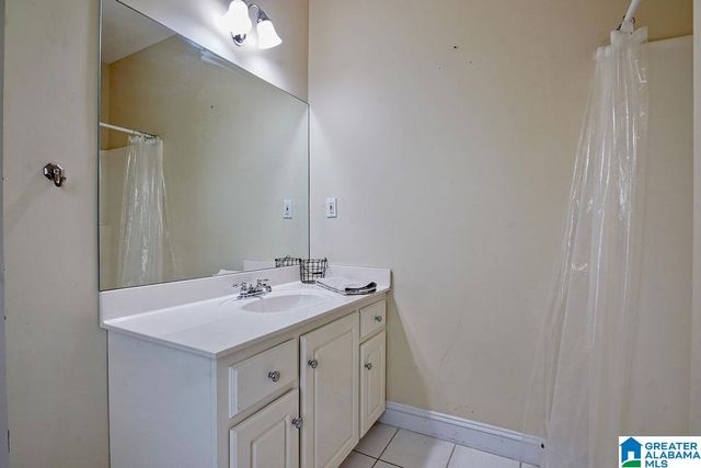 204 HICKORY HILL CIRCLE, Oneonta, AL 35121