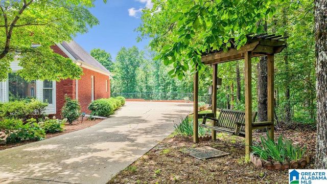 204 HICKORY HILL CIRCLE, Oneonta, AL 35121