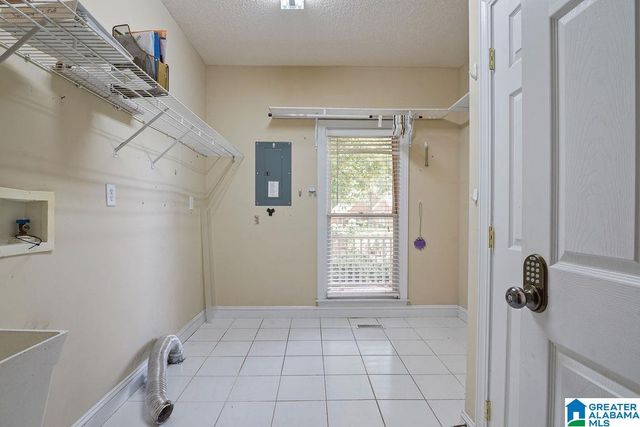 204 HICKORY HILL CIRCLE, Oneonta, AL 35121
