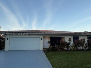 1721 NE 48th Ct, Fort Lauderdale, FL 33334