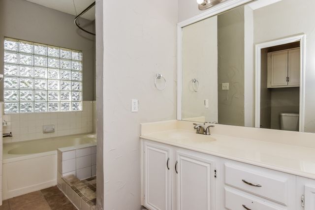 1729 Creek Valley Road, Mesquite, TX 75181