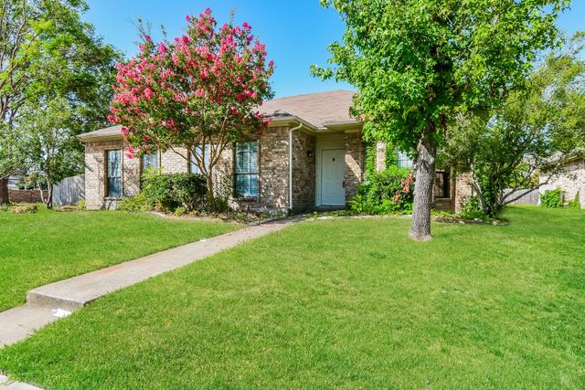 1729 Creek Valley Road, Mesquite, TX 75181