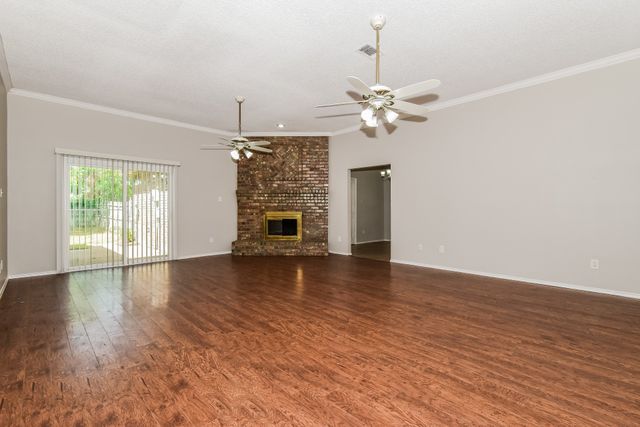 1729 Creek Valley Road, Mesquite, TX 75181