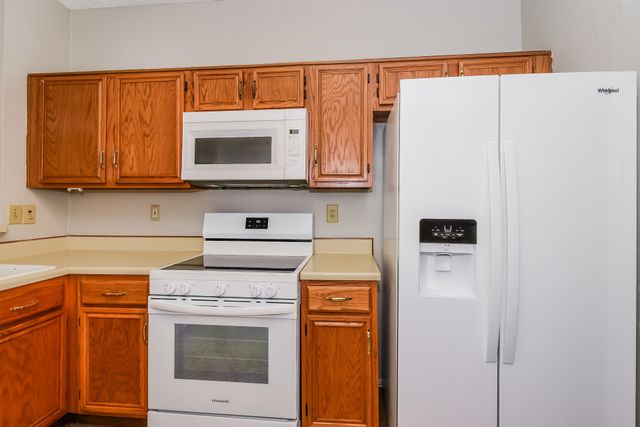 1729 Creek Valley Road, Mesquite, TX 75181