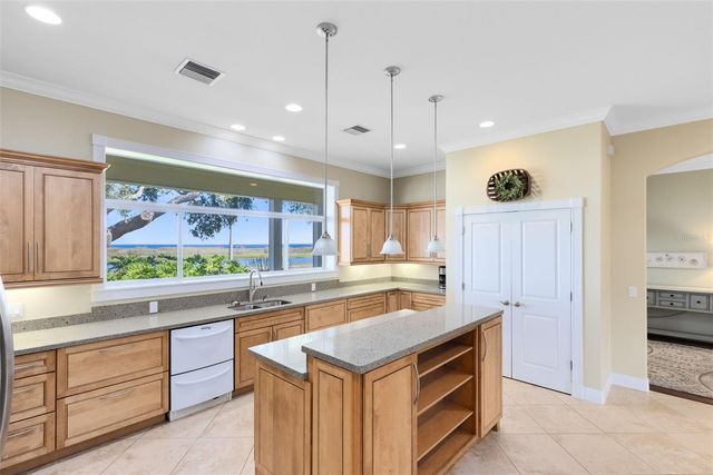 1811 LAKESHORE BOULEVARD, St Cloud, FL 34769