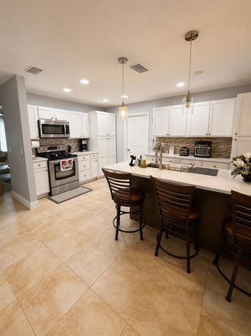 11008 WINGATE DRIVE, Tampa, FL 33624