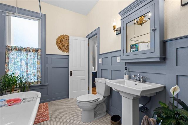 833 Walnut STREET, West Bend, WI 53095