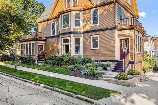 833 Walnut STREET, West Bend, WI 53095