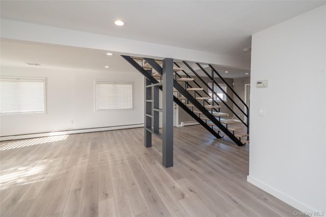 15 Roneck Court, Shirley, NY 11967