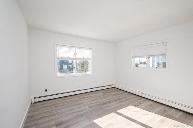 15 Roneck Court, Shirley, NY 11967