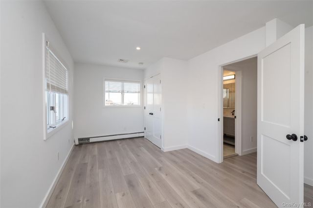 15 Roneck Court, Shirley, NY 11967