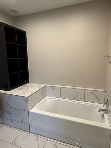 10630 Morado Circle 9, Austin, TX 78759