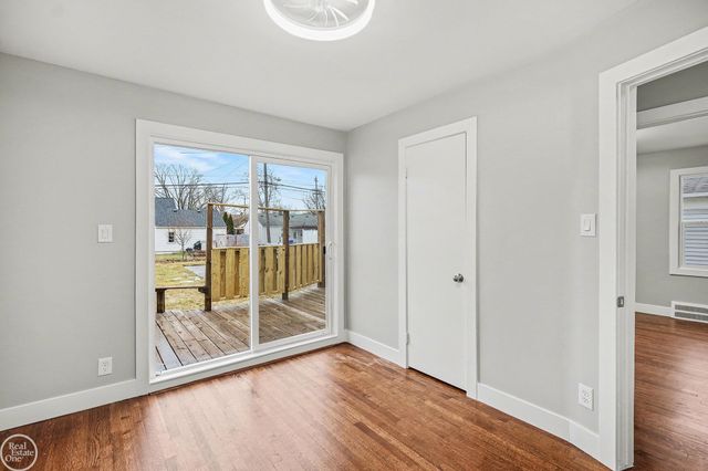 28008 Hughes Street, Saint Clair Shores, MI 48081