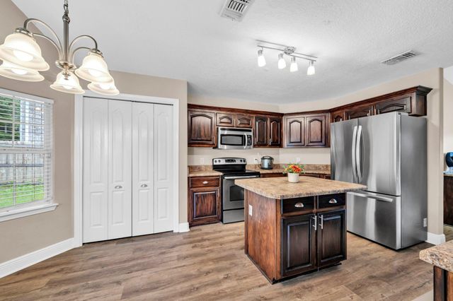 653 Territory Lane, Crestview, FL 32536