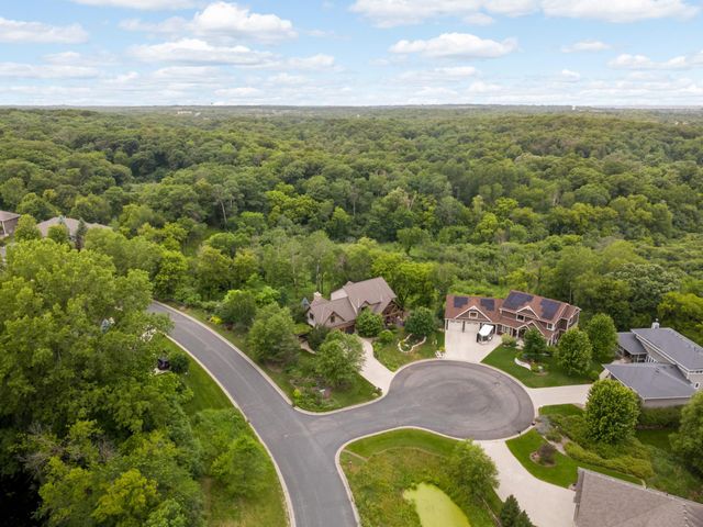 15270 Branch Circle, Lakeville, MN 55306