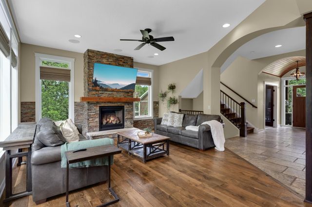 15270 Branch Circle, Lakeville, MN 55306