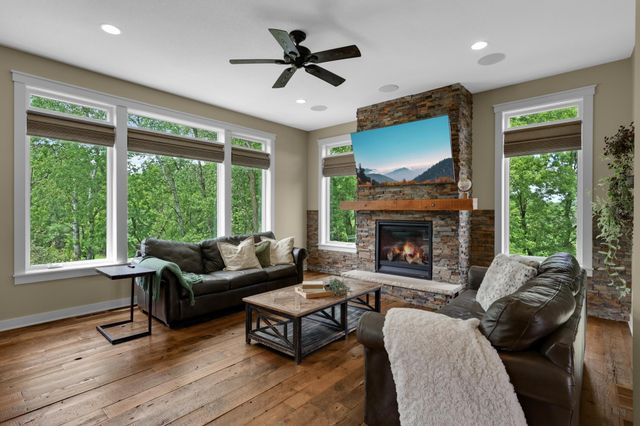 15270 Branch Circle, Lakeville, MN 55306
