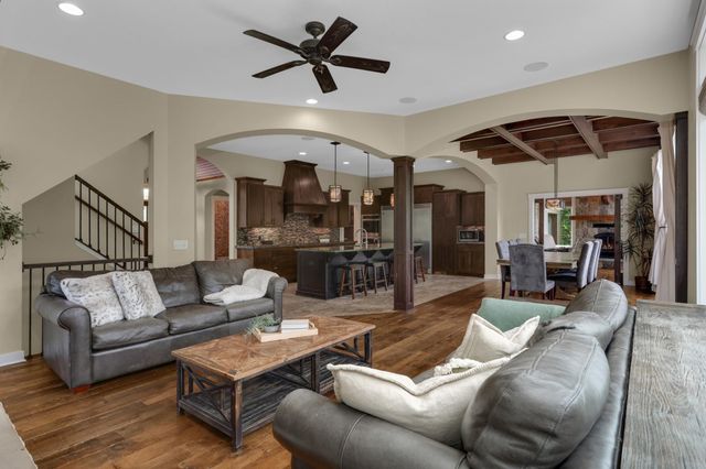 15270 Branch Circle, Lakeville, MN 55306