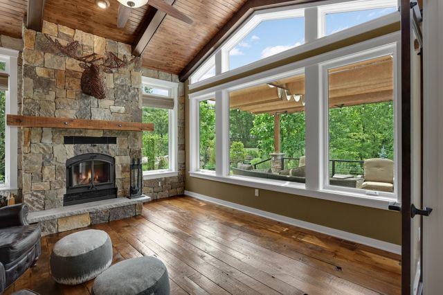 15270 Branch Circle, Lakeville, MN 55306