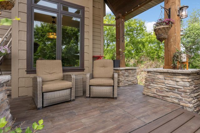 15270 Branch Circle, Lakeville, MN 55306