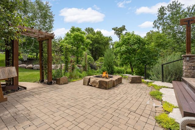 15270 Branch Circle, Lakeville, MN 55306
