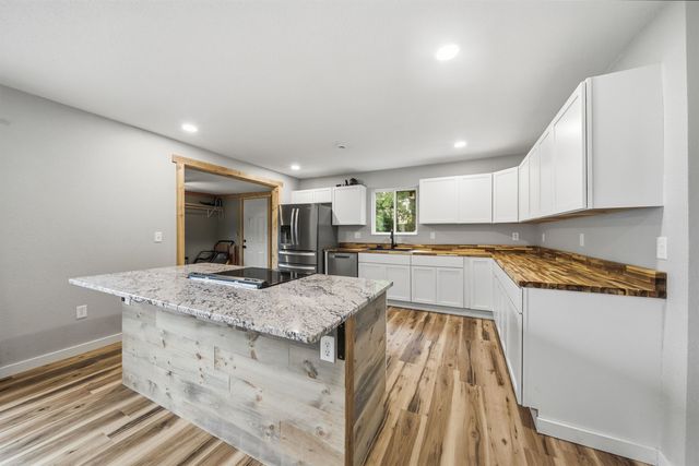 1206 Henry, Augusta, KS 67010