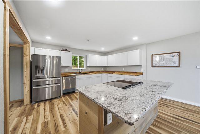 1206 Henry, Augusta, KS 67010