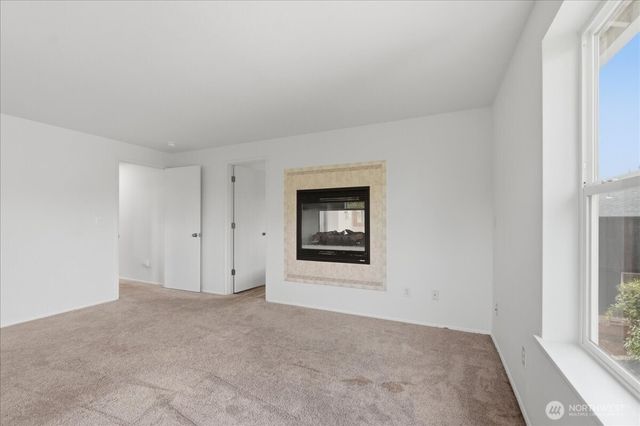 8228 184th Street Ct E, Puyallup, WA 98375