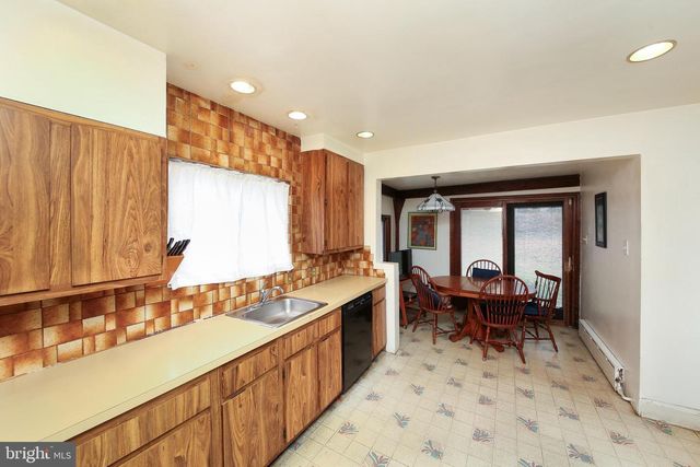 705 W 64TH AVE, Philadelphia, PA 19126