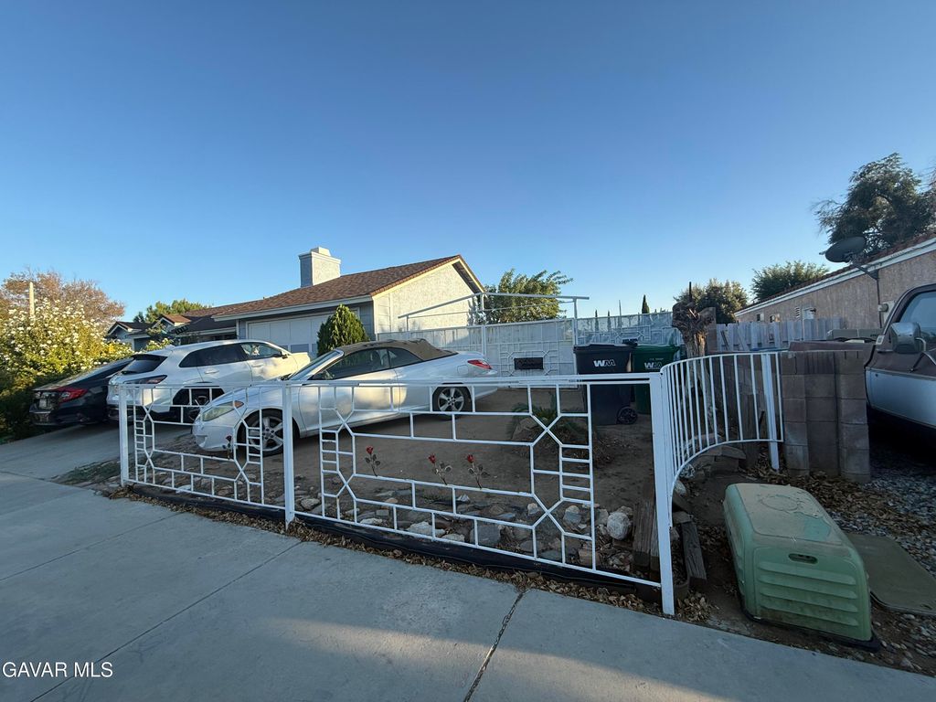 1816 E Avenue R-4, Palmdale, CA 93550