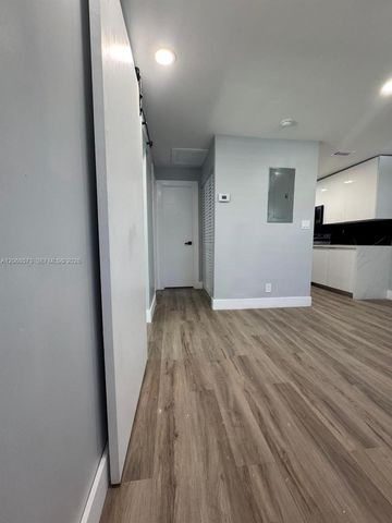 2865 NE 13th Avenue 1, Pompano Beach, FL 33064