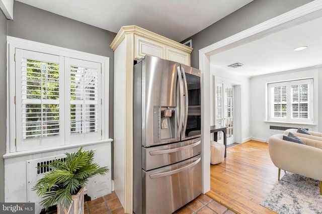 570 STRATHMORE RD, Havertown, PA 19083