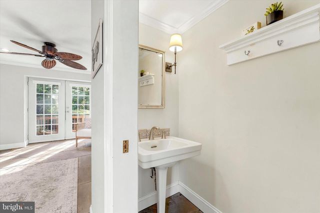 570 STRATHMORE RD, Havertown, PA 19083