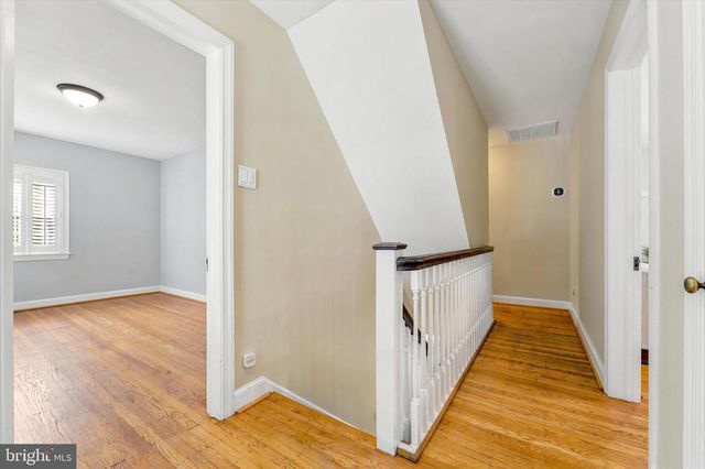 570 STRATHMORE RD, Havertown, PA 19083