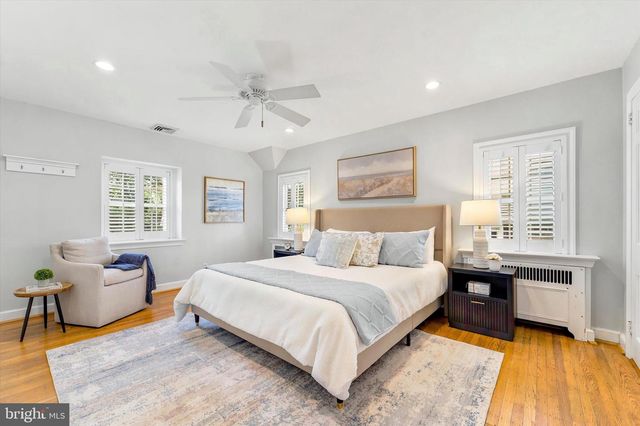 570 STRATHMORE RD, Havertown, PA 19083