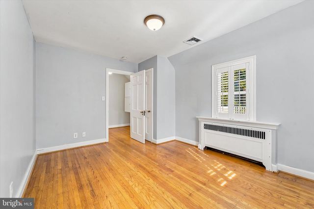 570 STRATHMORE RD, Havertown, PA 19083