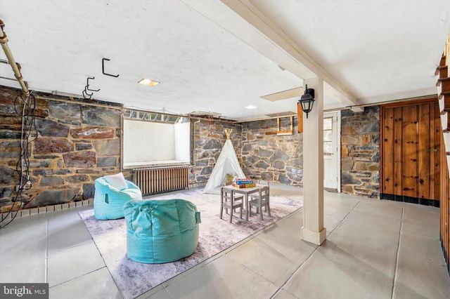 570 STRATHMORE RD, Havertown, PA 19083