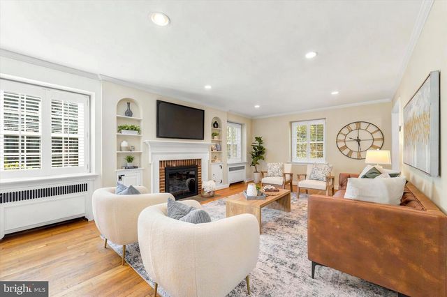 570 STRATHMORE RD, Havertown, PA 19083