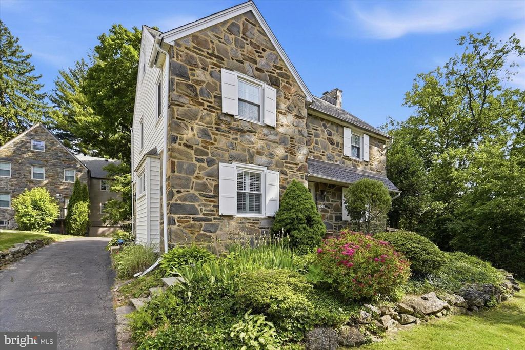570 STRATHMORE RD, Havertown, PA 19083