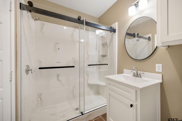 1720 Outer Dr, Tyler, TX 75701