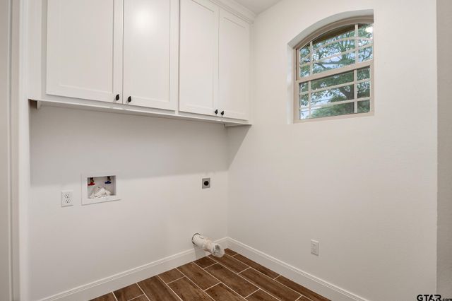 1720 Outer Dr, Tyler, TX 75701