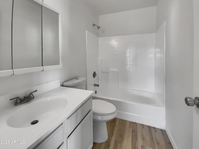 690 E OSAGE Avenue, Apache Junction, AZ 85119