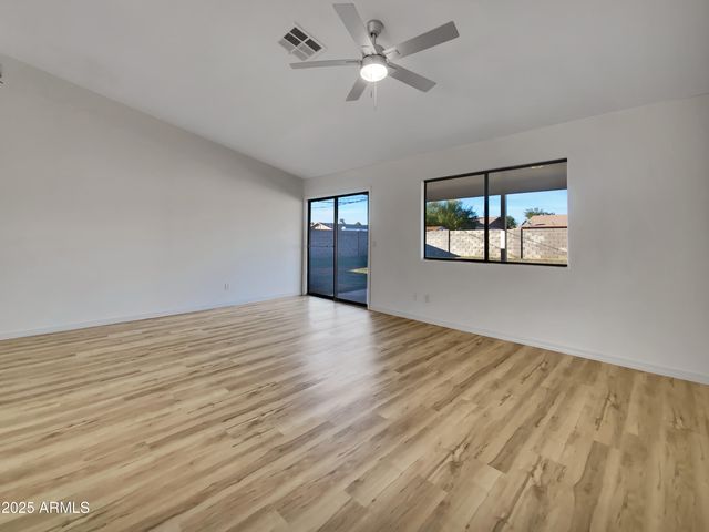 690 E OSAGE Avenue, Apache Junction, AZ 85119