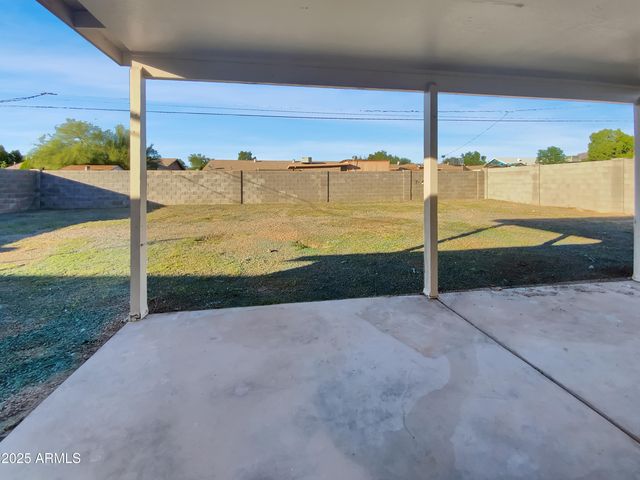 690 E OSAGE Avenue, Apache Junction, AZ 85119